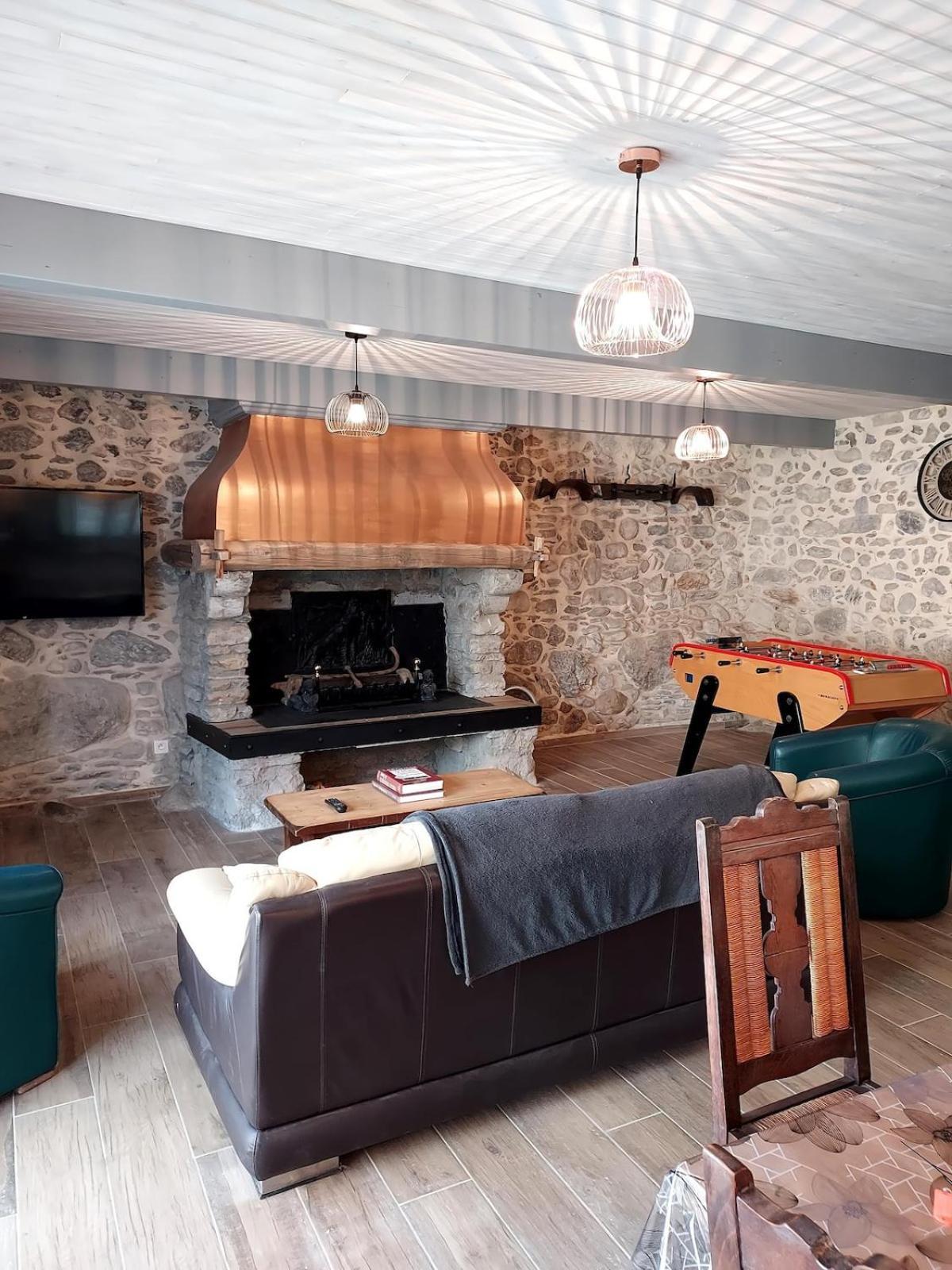 Maison De Village Au Pied Des Pyrenees Marignac  ภายนอก รูปภาพ